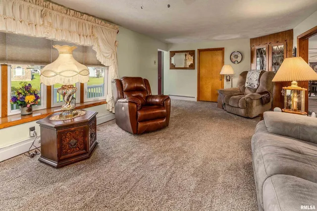 $269,000 | 2305 Weaver Road, Herrin, IL 62948