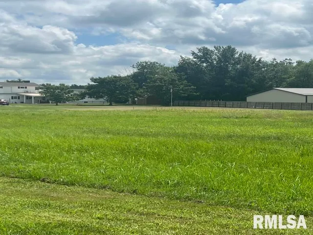 $269,000 | 2305 Weaver Road, Herrin, IL 62948