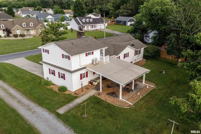 $269,000 | 2305 Weaver Road, Herrin, IL 62948