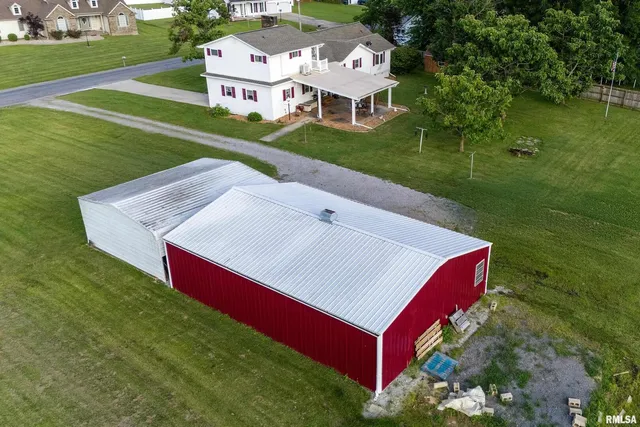 $269,000 | 2305 Weaver Road, Herrin, IL 62948