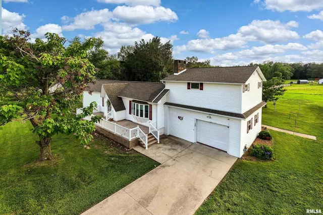 $269,000 | 2305 Weaver Road, Herrin, IL 62948