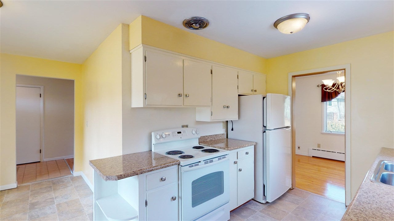 1818 Ridgeway Drive Iowa City, IA 52245 - Photo 10 of 39 Gallery Image 10