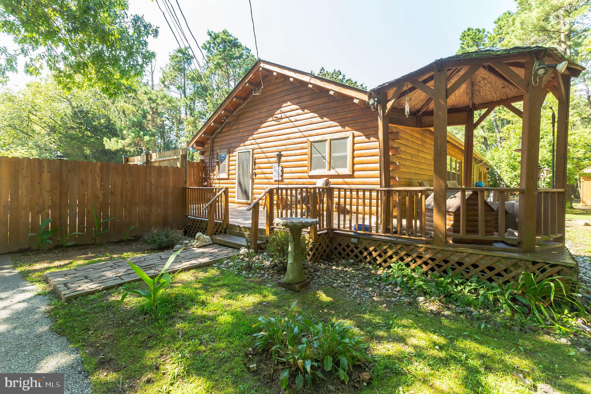 25 Edgewood Road Sicklerville, NJ 08081 - Photo 3 of 28 Gallery Image 3
