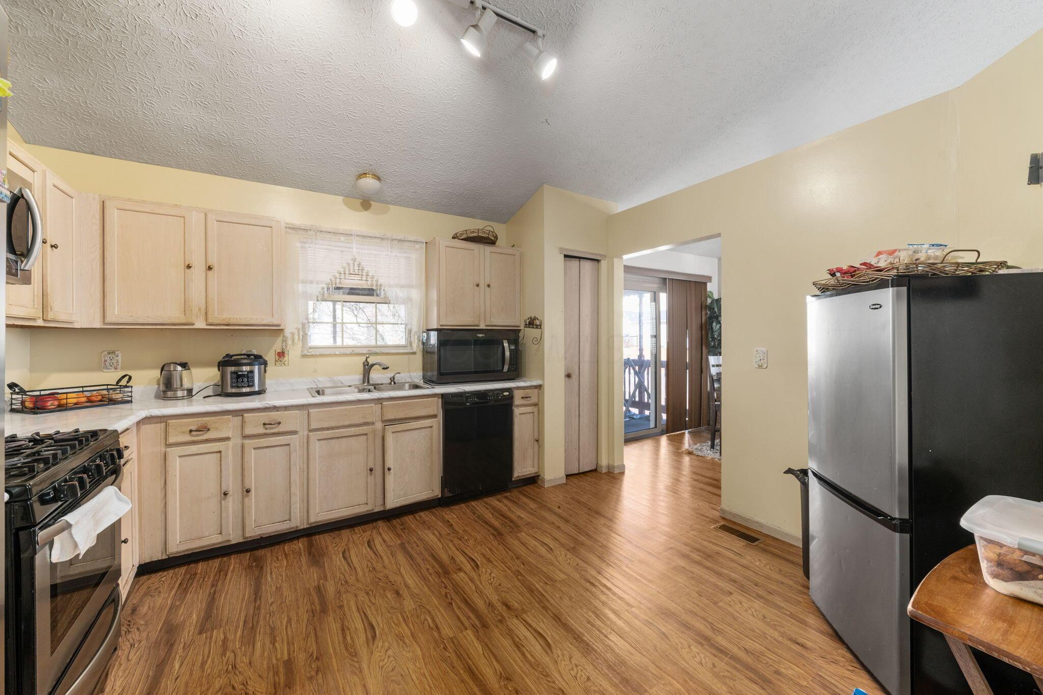 3111 Briar Ridge Road Columbus, OH 43232 - Photo 14 of 38 18-web-or-mls-DSC04289