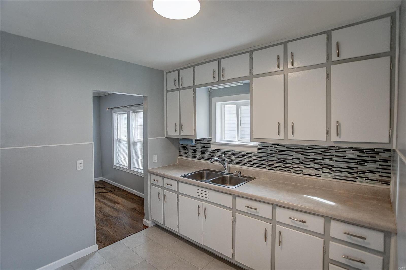 136 West 2nd Street Roxana, IL 62084 - Photo 11 of 32