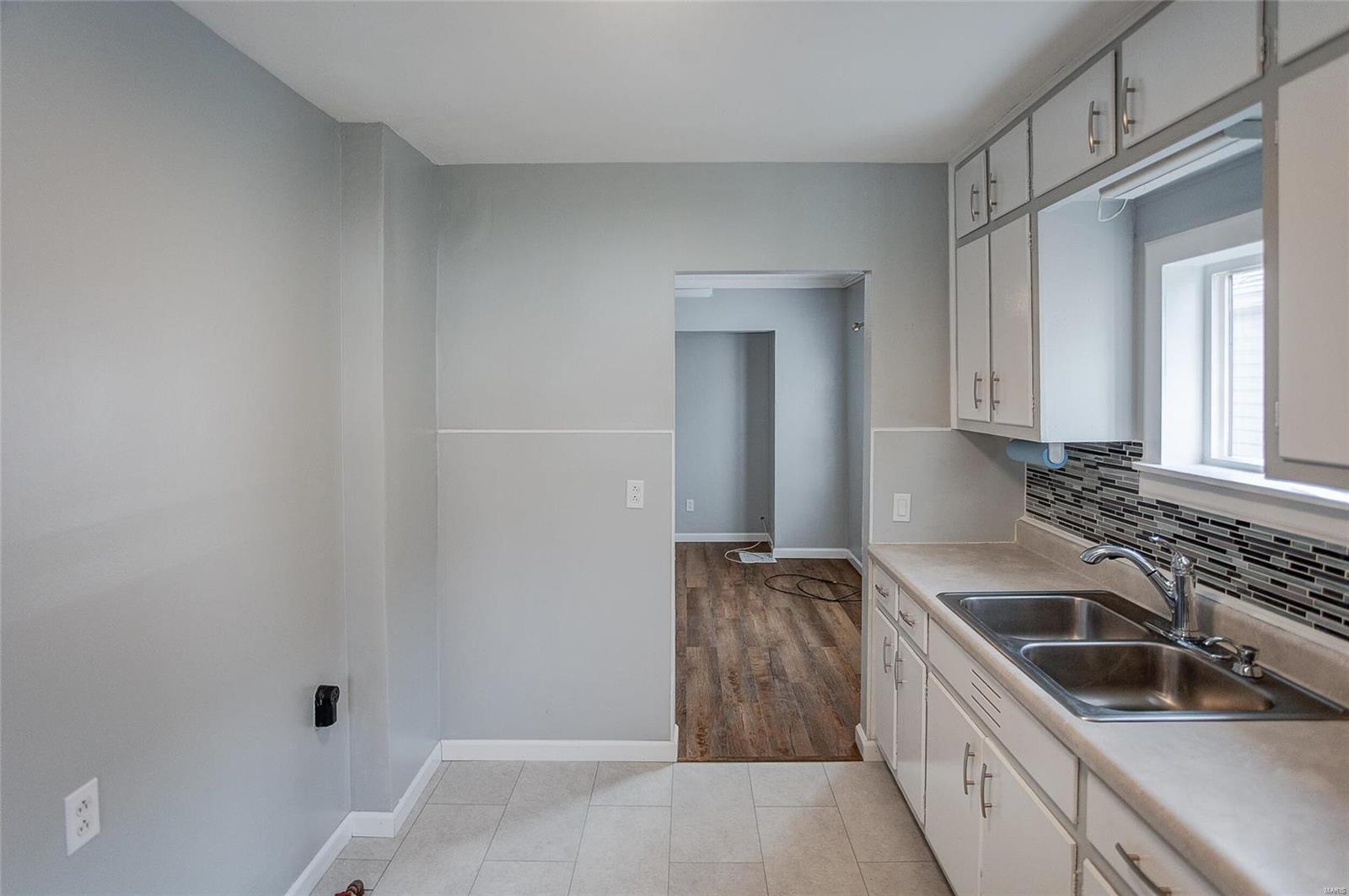 136 West 2nd Street Roxana, IL 62084 - Photo 12 of 32