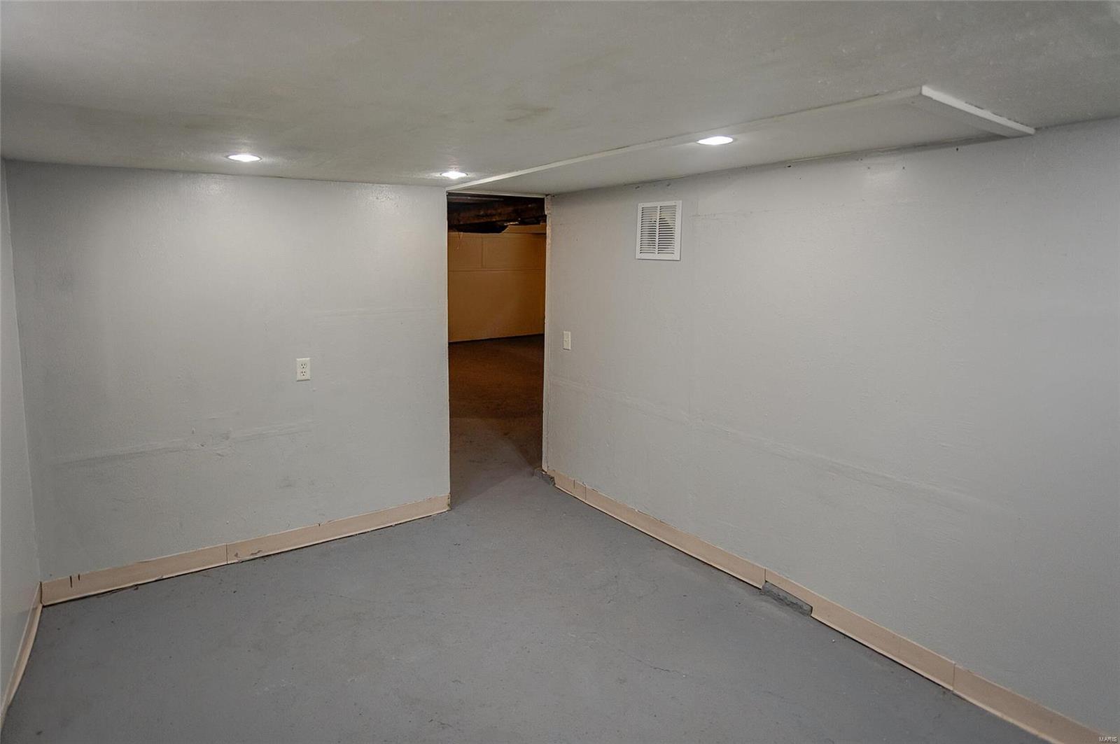 136 West 2nd Street Roxana, IL 62084 - Photo 25 of 32