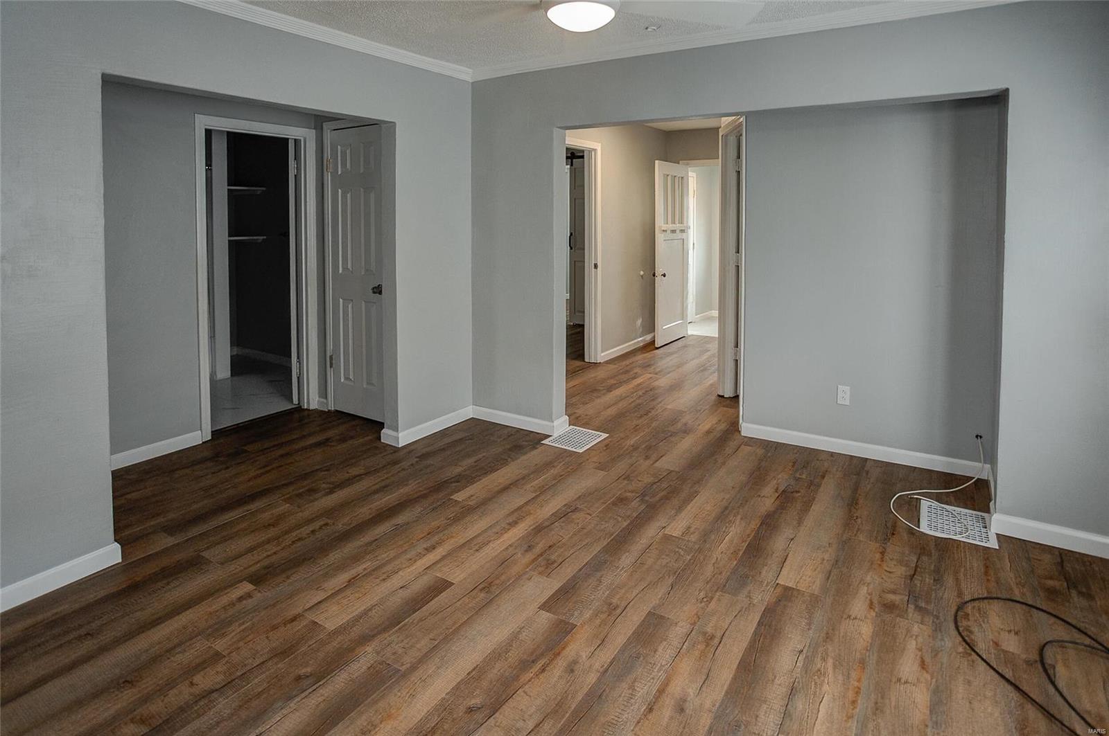 136 West 2nd Street Roxana, IL 62084 - Photo 8 of 32