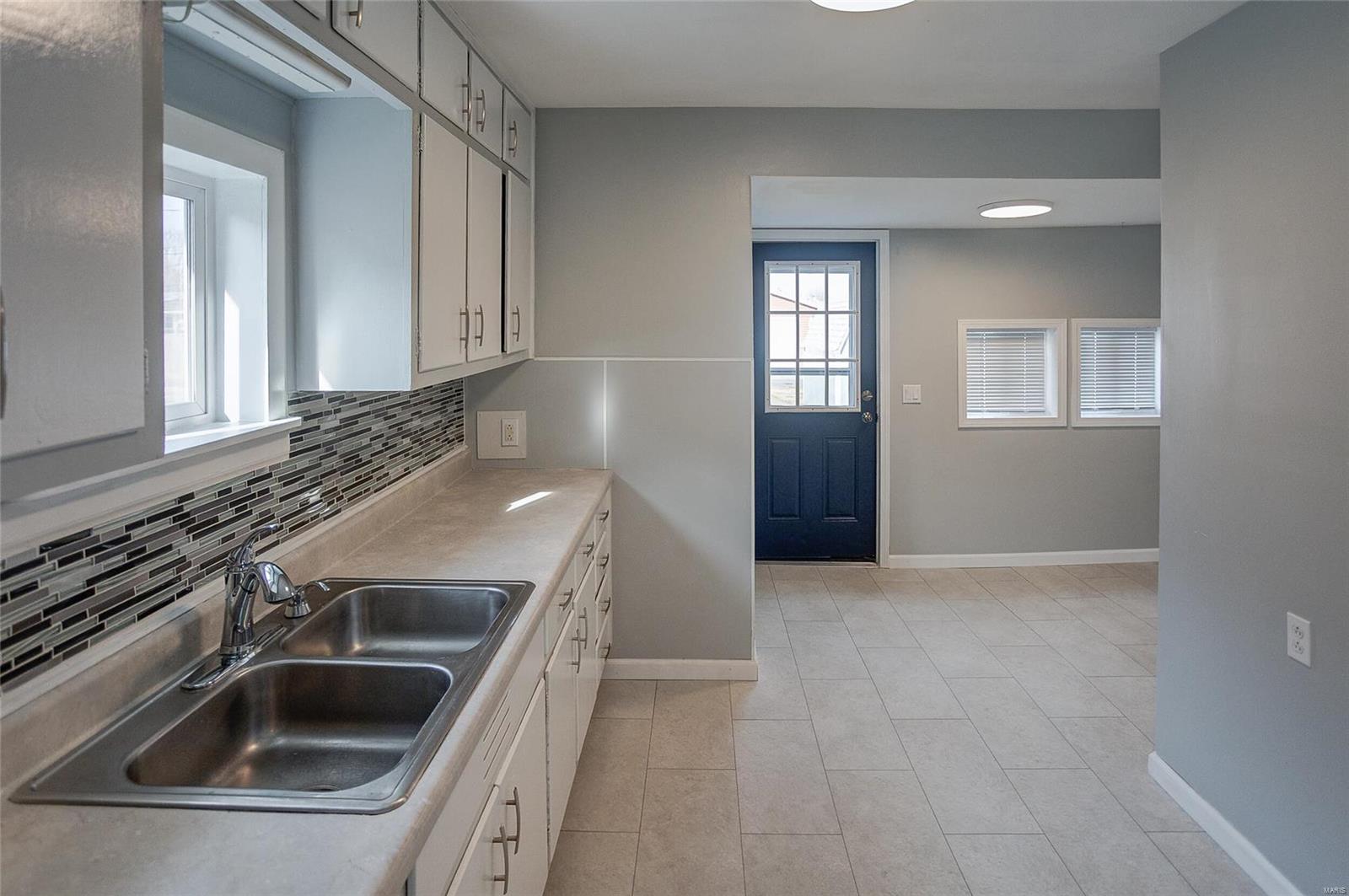 136 West 2nd Street Roxana, IL 62084 - Photo 9 of 32