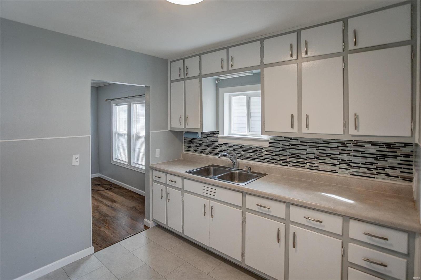 136 West 2nd Street Roxana, IL 62084 - Photo 10 of 32