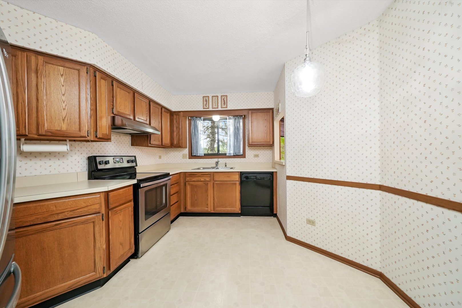 6401 Pershing Road, Unit 204 Stickney, IL 60402 - Photo 11 of 41 Gallery Image 11