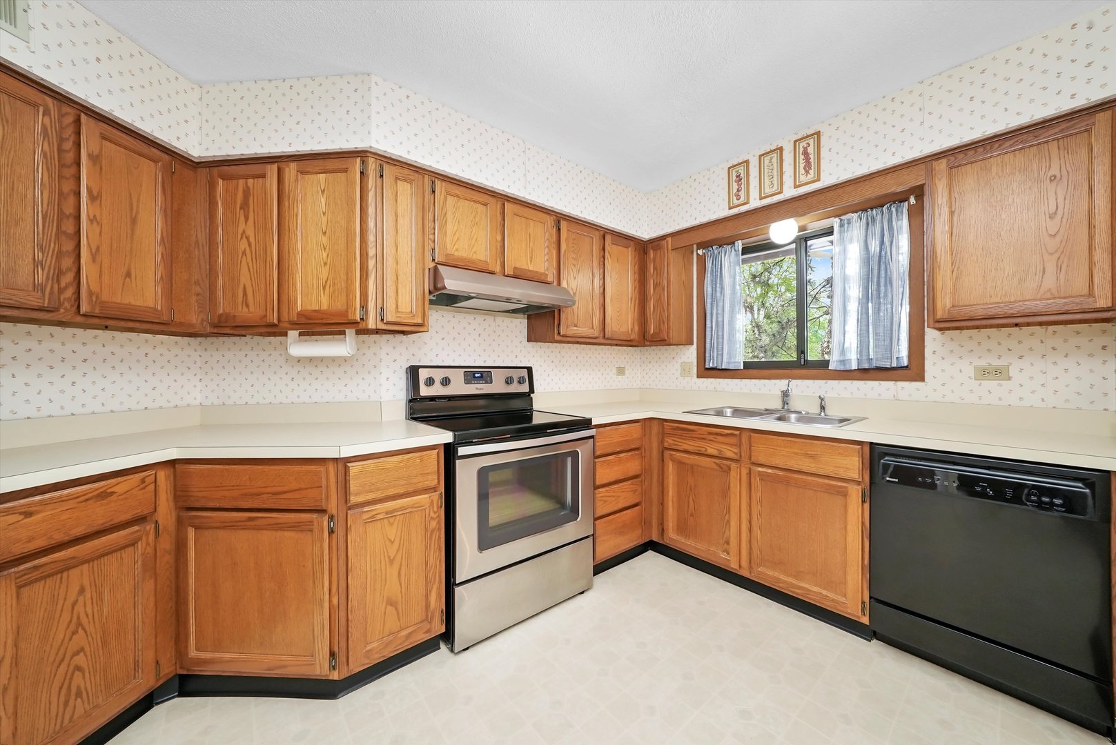 6401 Pershing Road, Unit 204 Stickney, IL 60402 - Photo 12 of 41 Gallery Image 12
