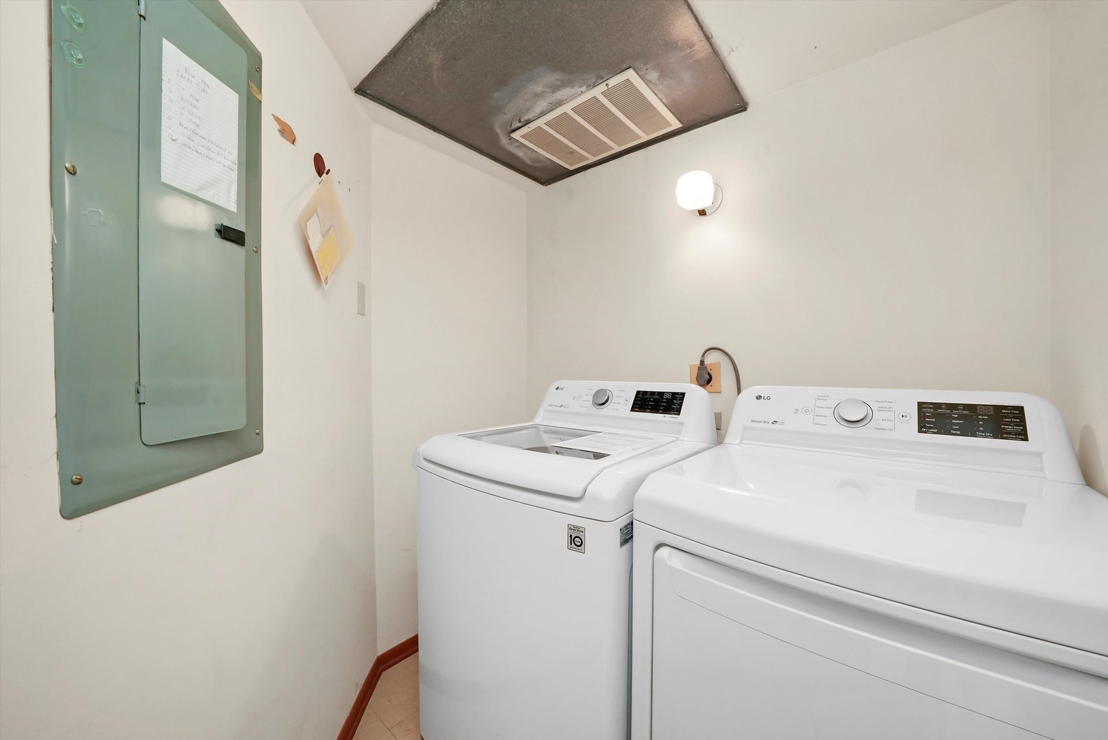 6401 Pershing Road, Unit 204 Stickney, IL 60402 - Photo 16 of 41 Gallery Image 16