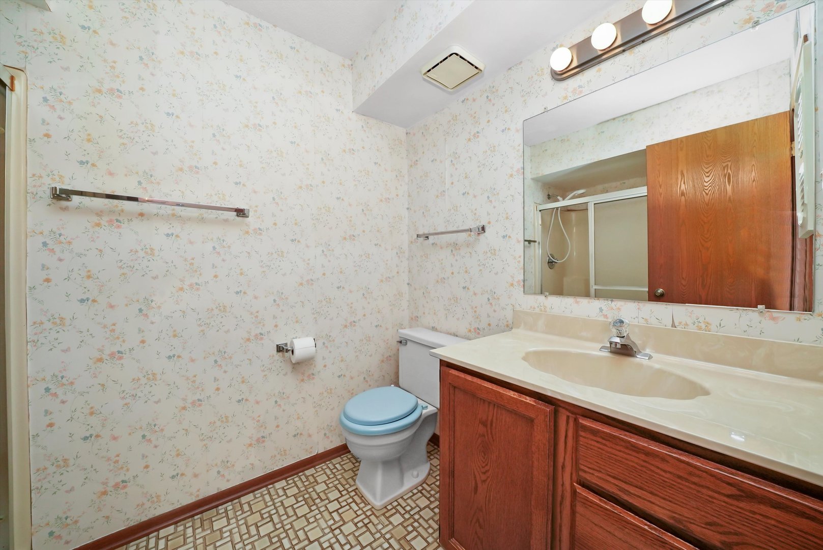6401 Pershing Road, Unit 204 Stickney, IL 60402 - Photo 17 of 41 Gallery Image 17