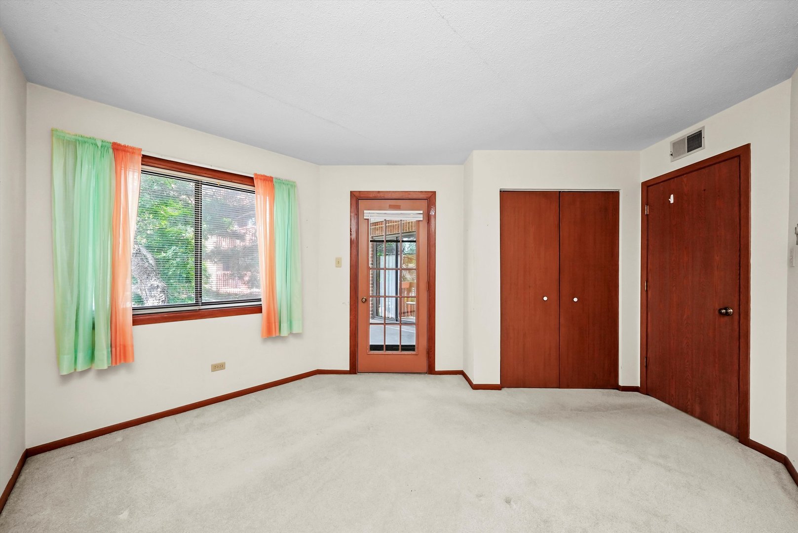 6401 Pershing Road, Unit 204 Stickney, IL 60402 - Photo 19 of 41 Gallery Image 19