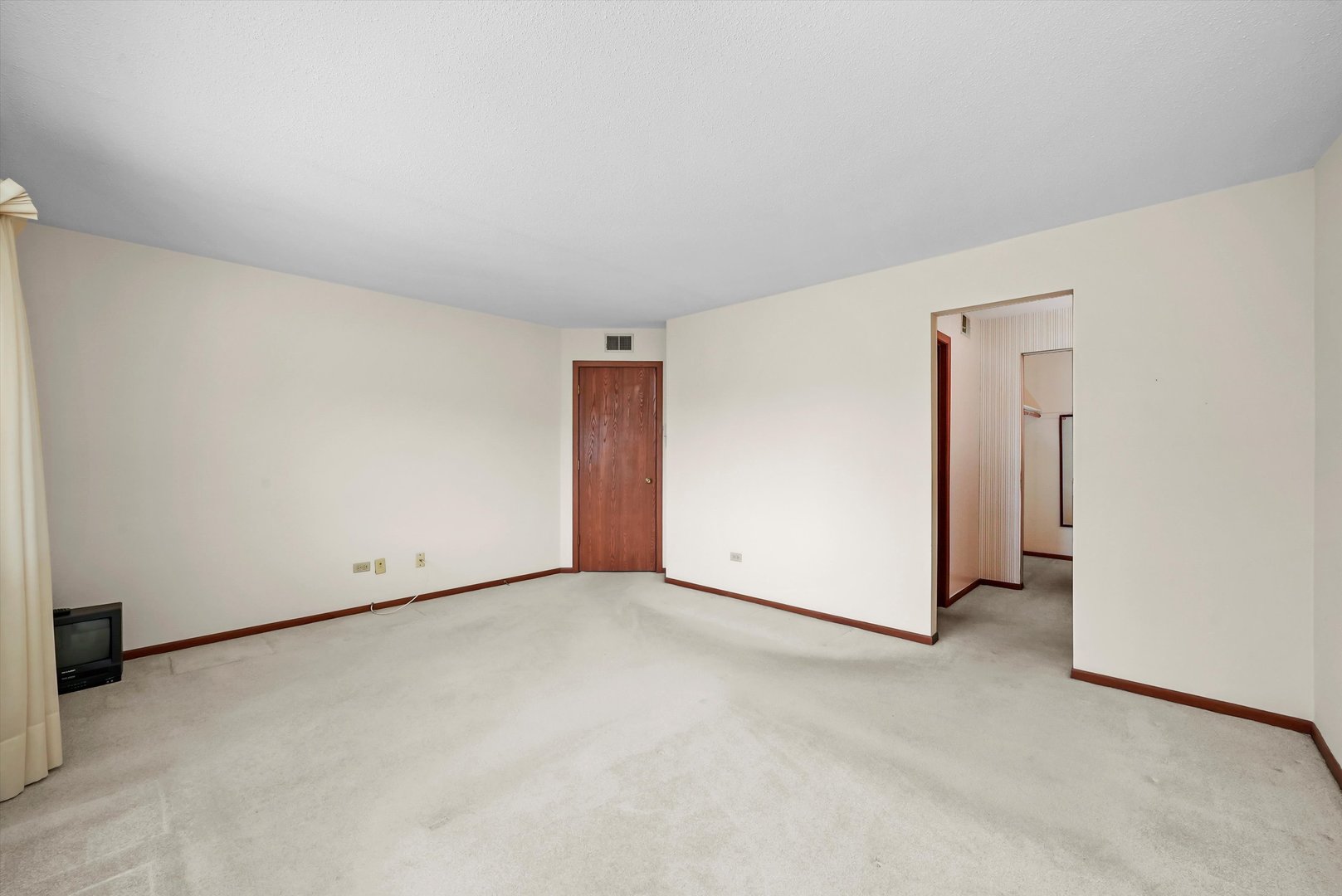 6401 Pershing Road, Unit 204 Stickney, IL 60402 - Photo 23 of 41 Gallery Image 23