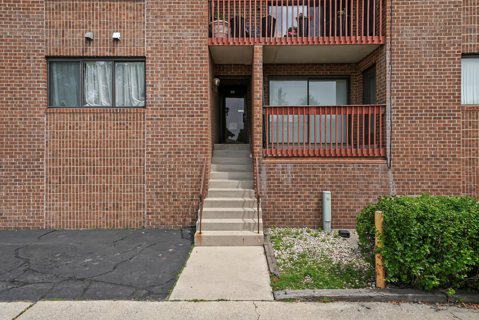 6401 Pershing Road, Unit 204 Stickney, IL 60402 - Photo 35 of 41 Gallery Image 35