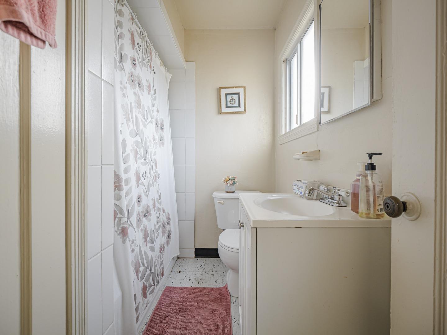 9 Memorial Avenue Freedom, CA 95019 - Photo 14 of 18 a utility room with dryer and washer