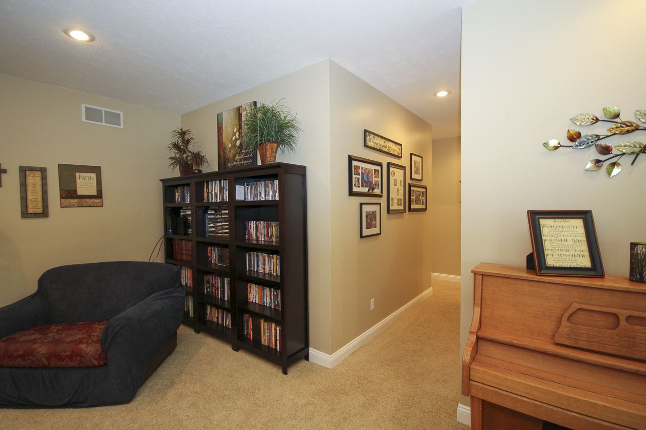 7572 South Shepherd Road Shepherd, MI 48883 - Photo 11 of 62 1877516-10.JPG