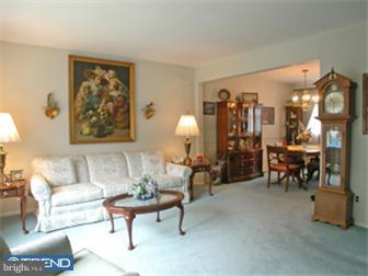 1016 Pross Road Lansdale, PA 19446 - Photo 2 of 12 Living Room