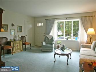 1016 Pross Road Lansdale, PA 19446 - Photo 3 of 12 Living Room