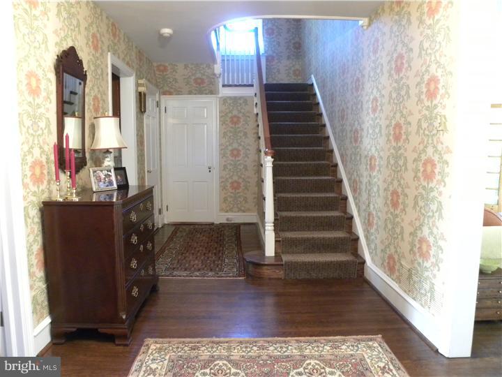 641 North Chester Road Swarthmore, PA 19081 - Photo 3 of 24 Foyer