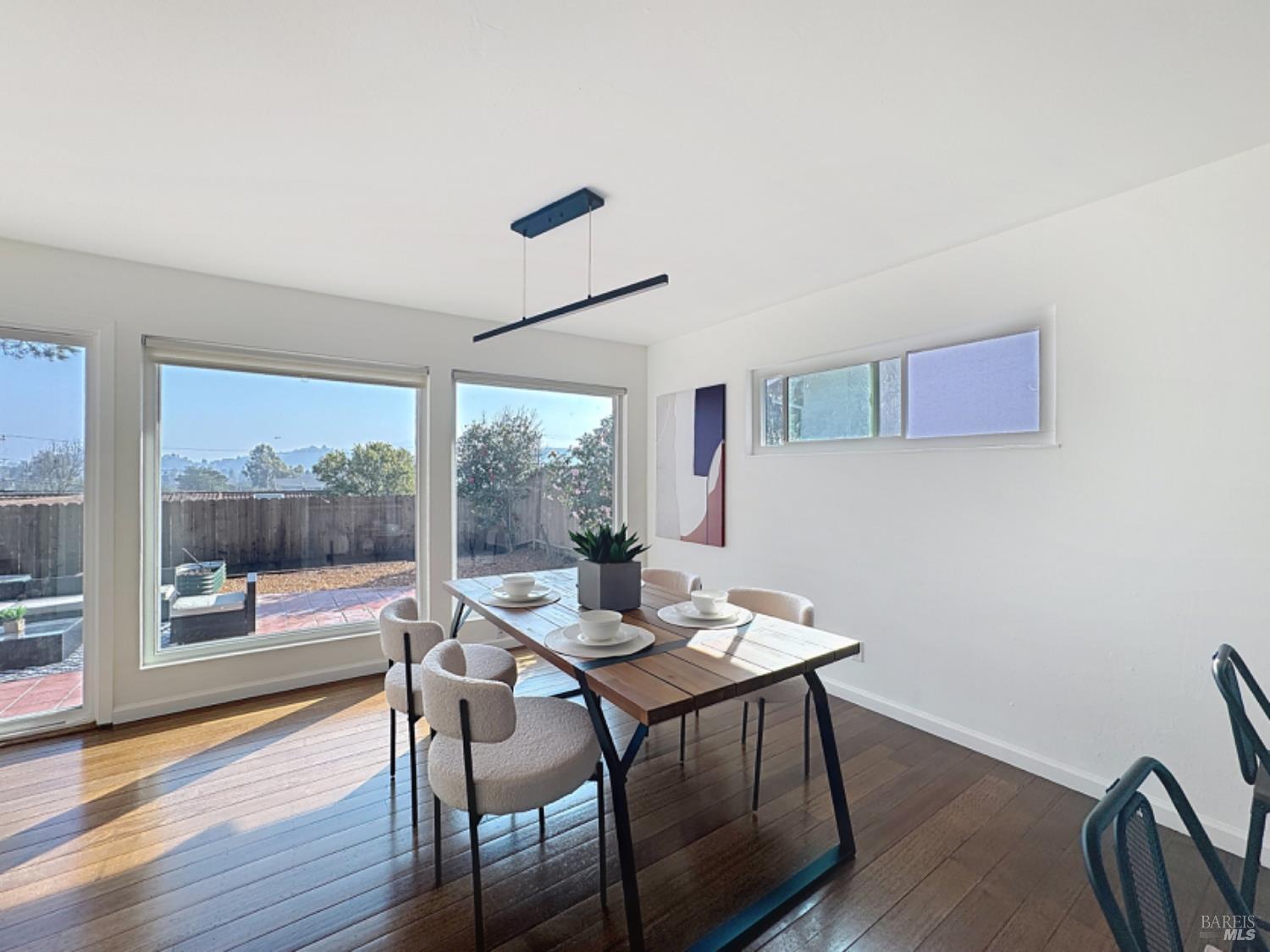 587 Tanbark Terrace San Rafael, CA 94903 - Photo 14 of 51 Gallery Image 14