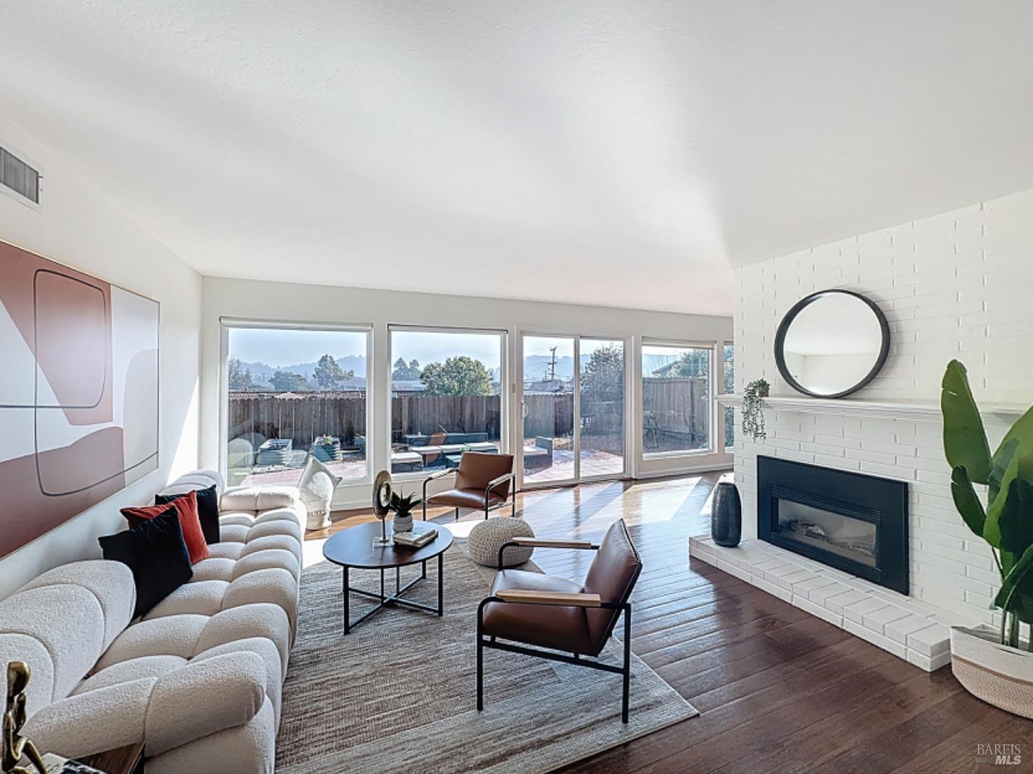 587 Tanbark Terrace San Rafael, CA 94903 - Photo 16 of 51 Gallery Image 16