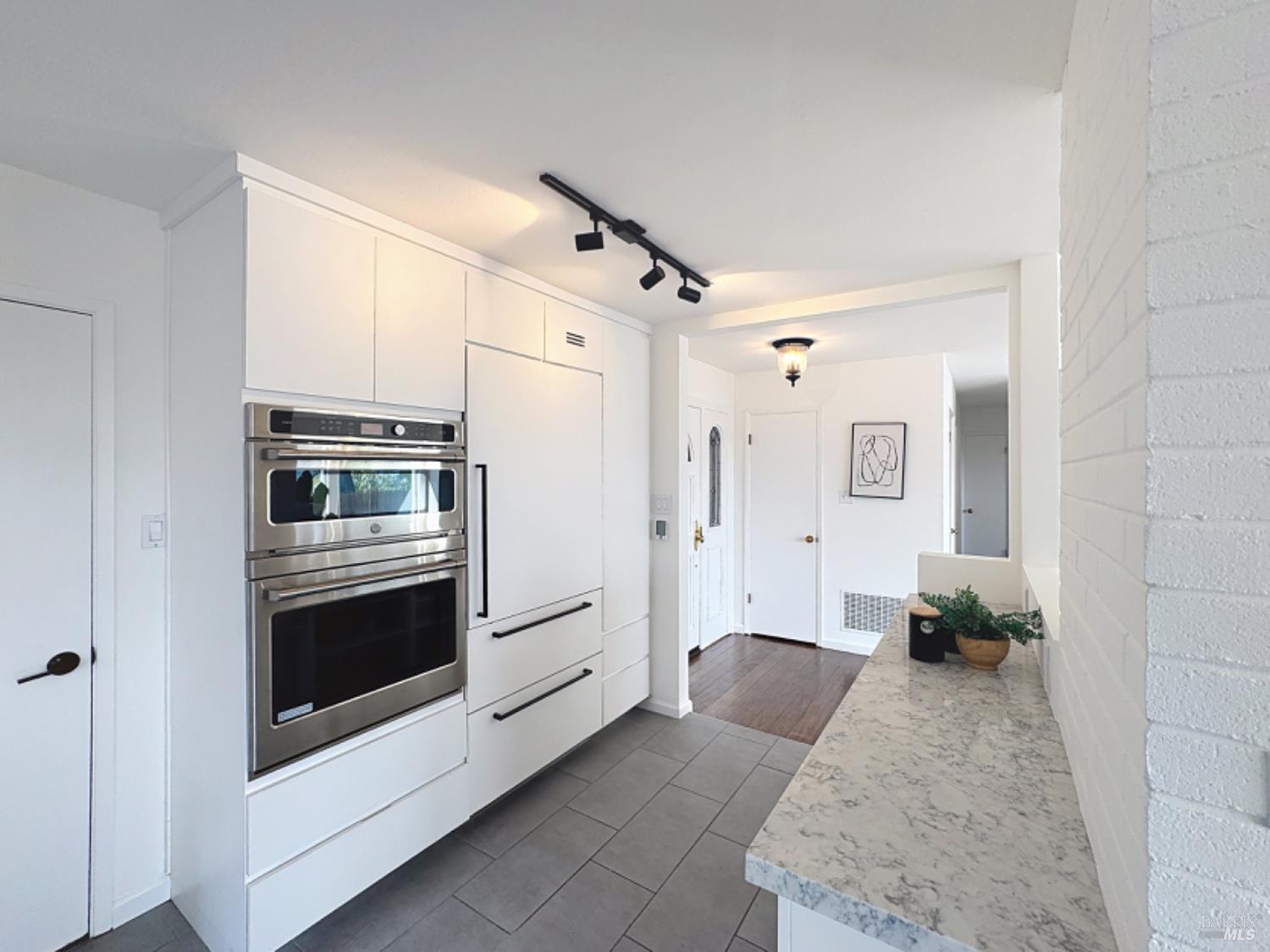 587 Tanbark Terrace San Rafael, CA 94903 - Photo 6 of 51 Gallery Image 6