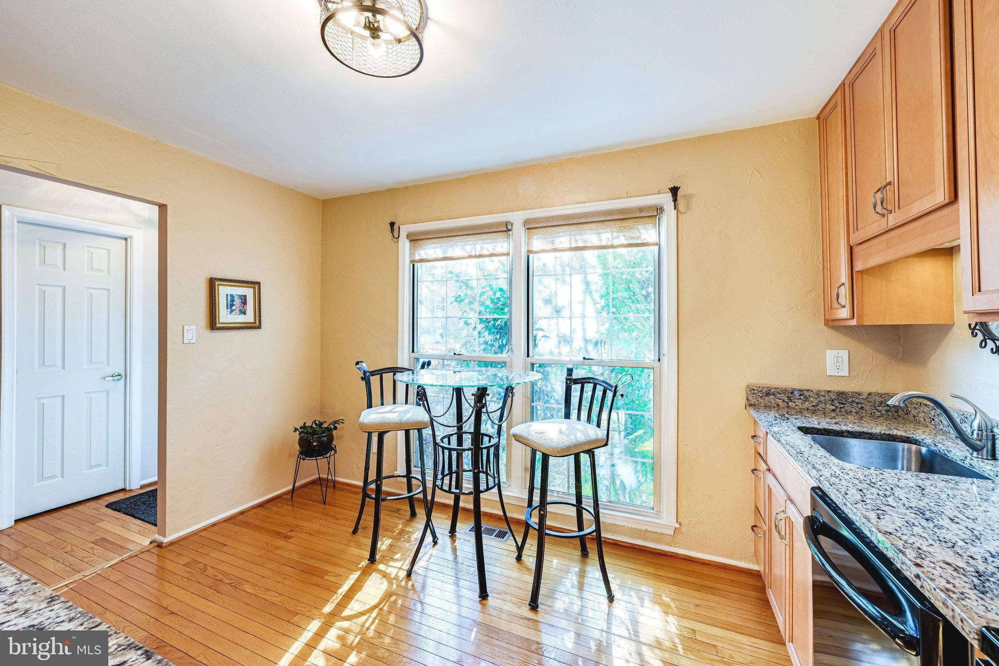 8400 Uxbridge Court Springfield, VA 22151 - Photo 5 of 41 Kitchen