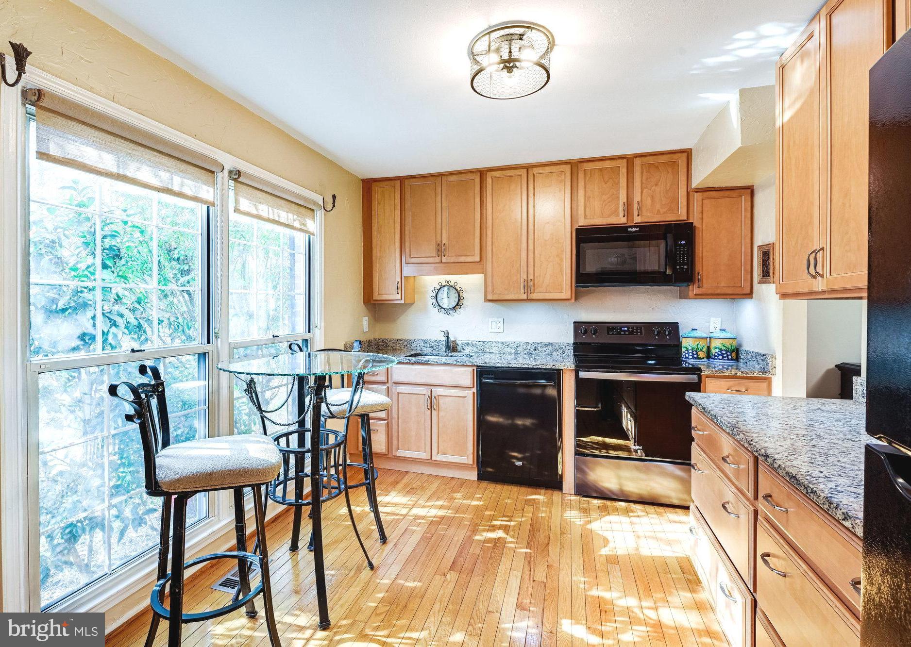 8400 Uxbridge Court Springfield, VA 22151 - Photo 6 of 41 Kitchen with granite counters