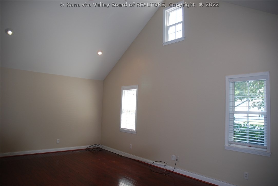 520 Poplar Heights Road Point Pleasant, WV 25550 - Photo 11 of 29 Master Bedroom