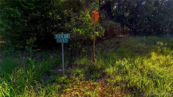 $14,999 | Lot 1169-1143 Elliott Place, Edwards, MO 65326