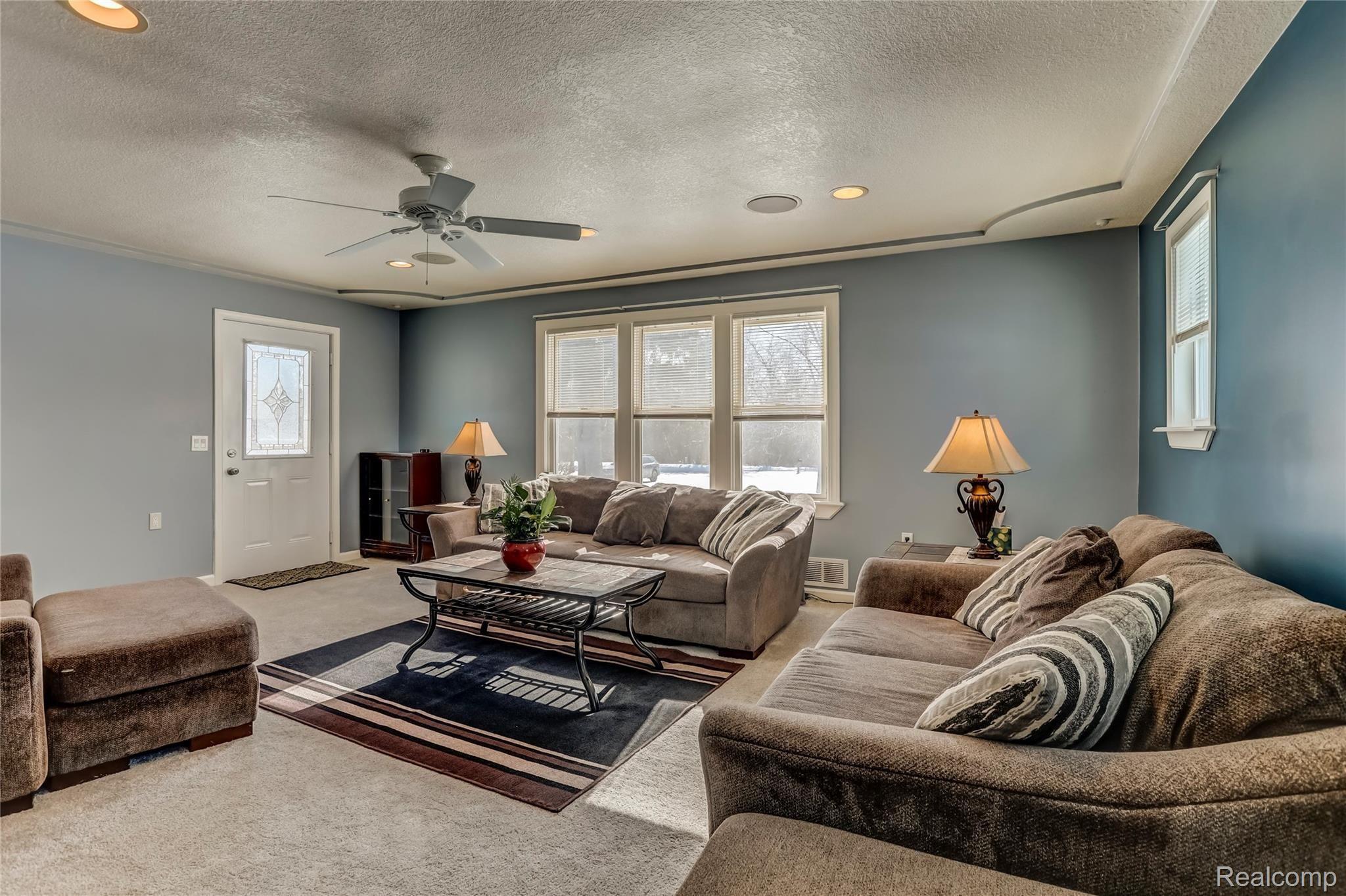 2191 Tinsman Road Fenton, MI 48430 - Photo 10 of 27 2191 Tinsman Rd, Fenton, MI-9-FULL.jpg