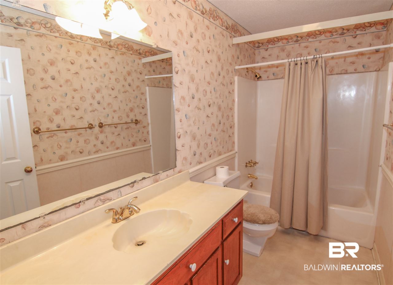 106 Pineview Circle Daphne, AL 36526 - Photo 12 of 26 Bathroom 1