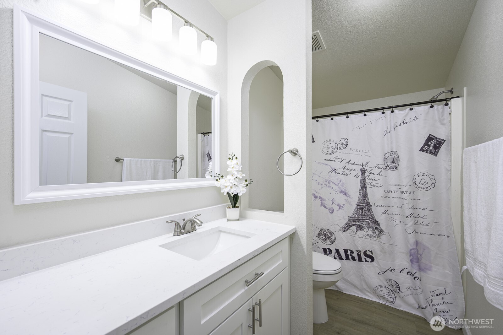 4948 Northeast E 7 Road Moses Lake, WA 98837 - Photo 17 of 22 a bathroom with a sink and a mirror