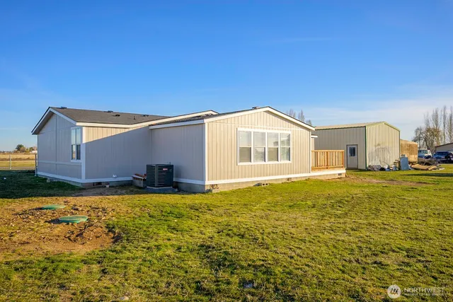 $448,000 | 4948 Northeast E 7 Road, Moses Lake, WA 98837