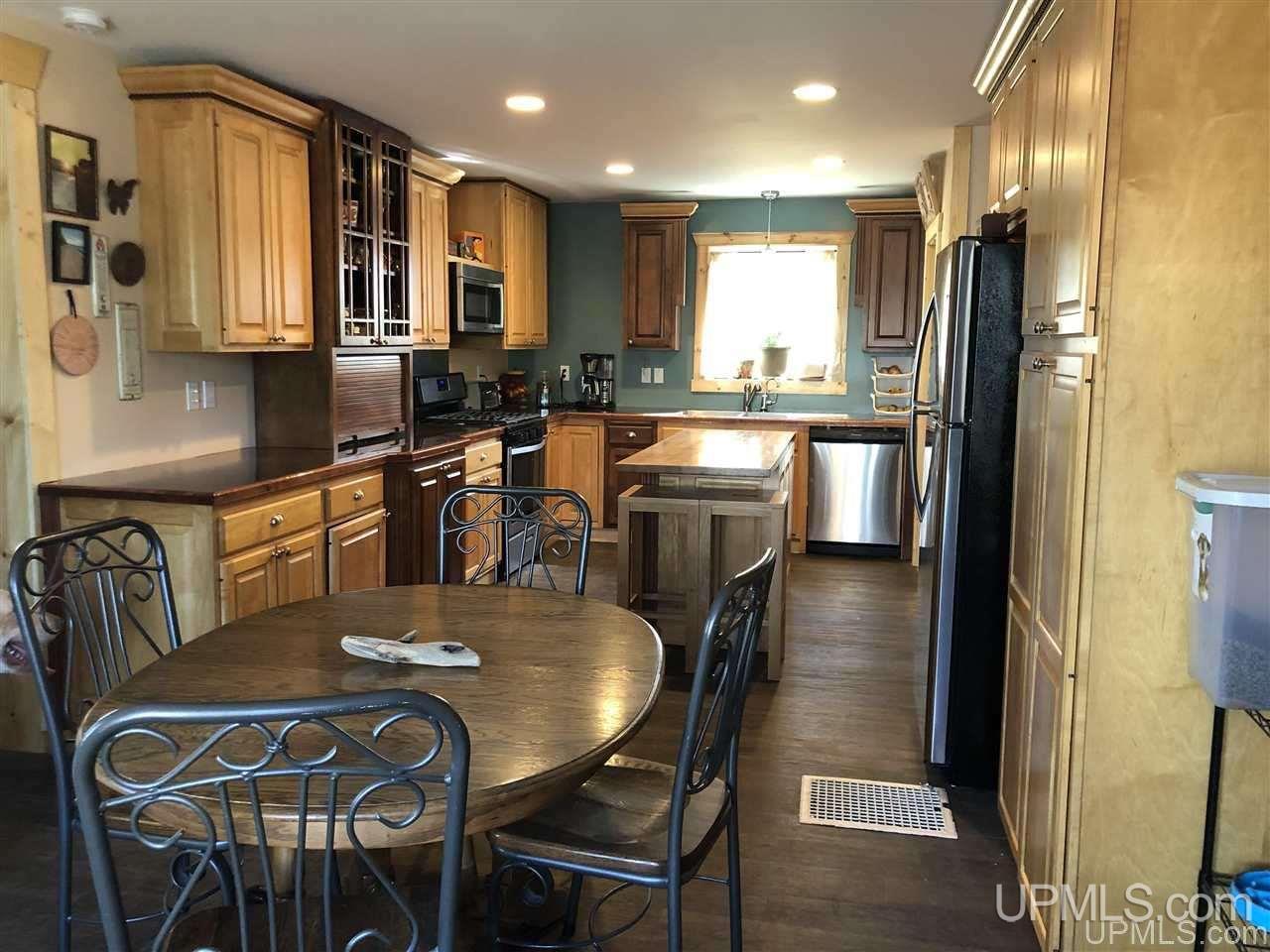 24923 Chestnut Street Calumet, MI 49913 - Photo 11 of 26