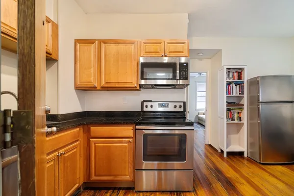 $2,550 | 99 Prince Street, Unit 2, Boston, MA 02113