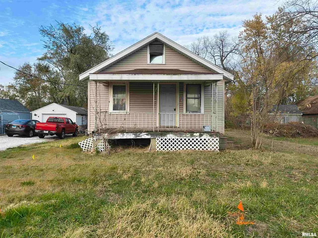 $35,000 | 216 Cass Street, East Peoria, IL 61611