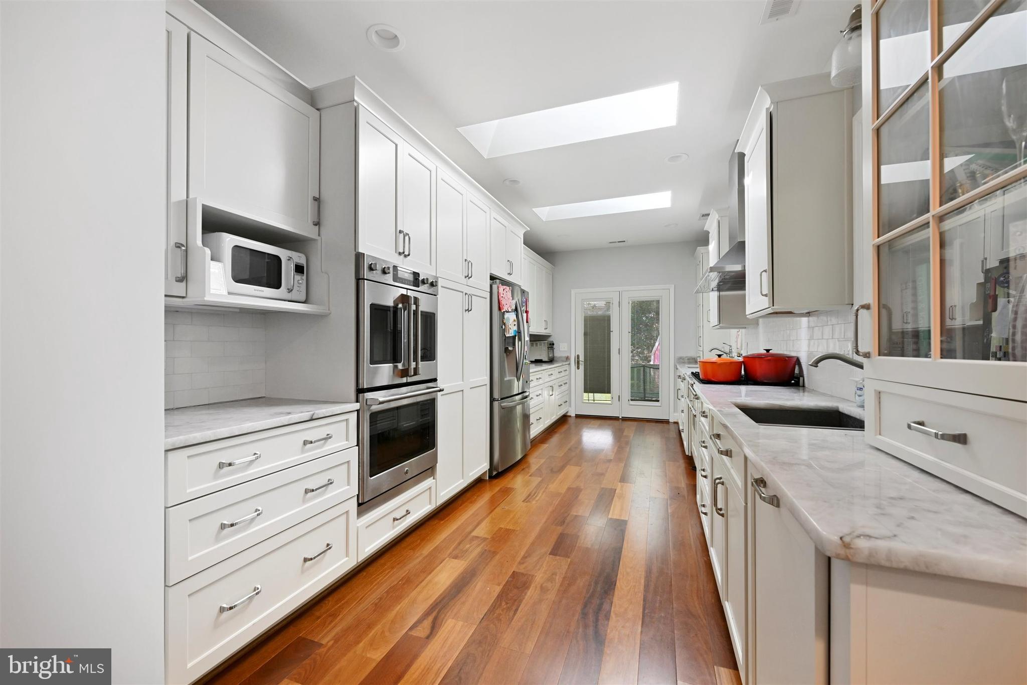 2504 Pinebrush Road Baltimore, MD 21209 - Photo 14 of 38