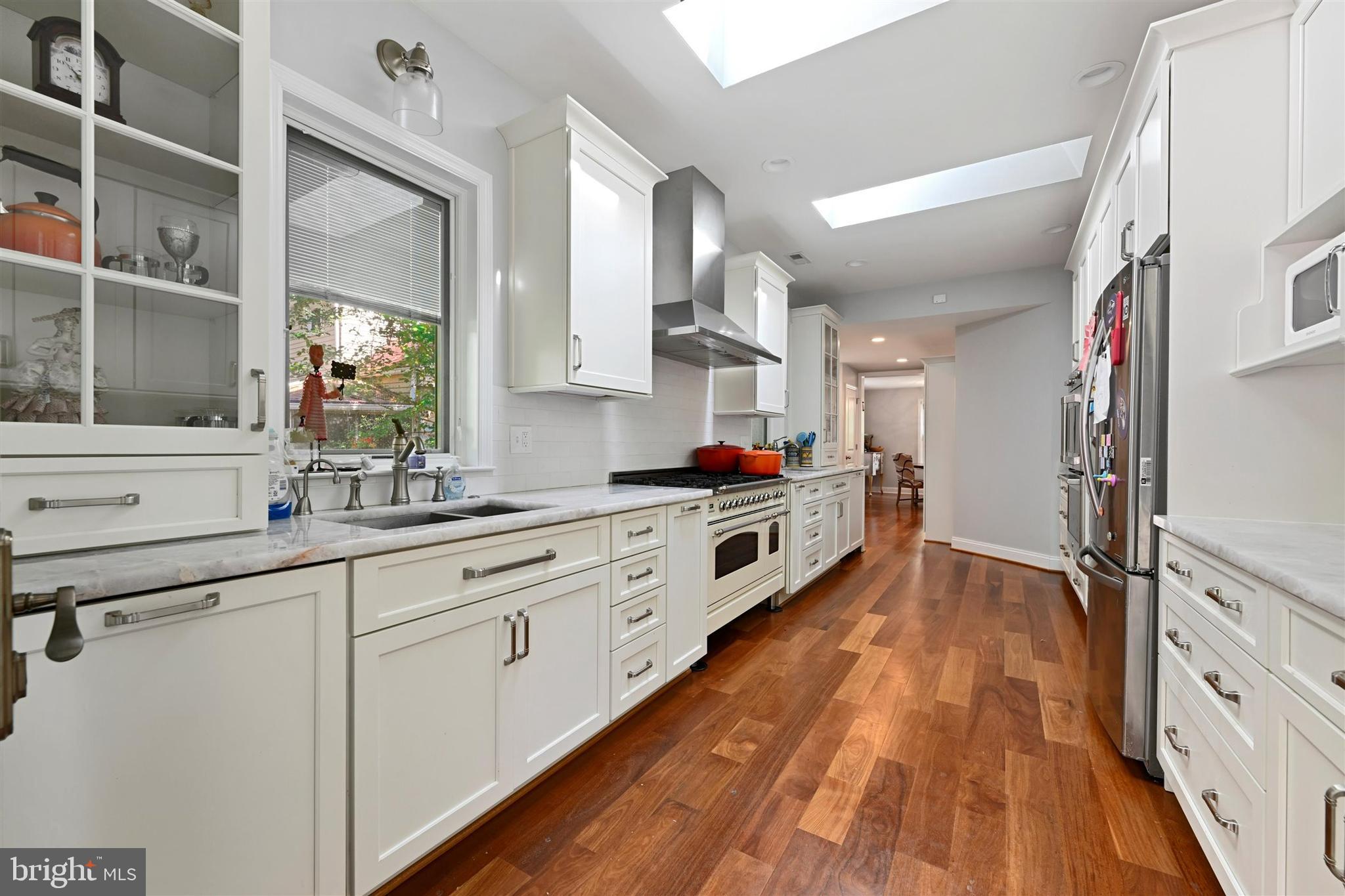2504 Pinebrush Road Baltimore, MD 21209 - Photo 17 of 38