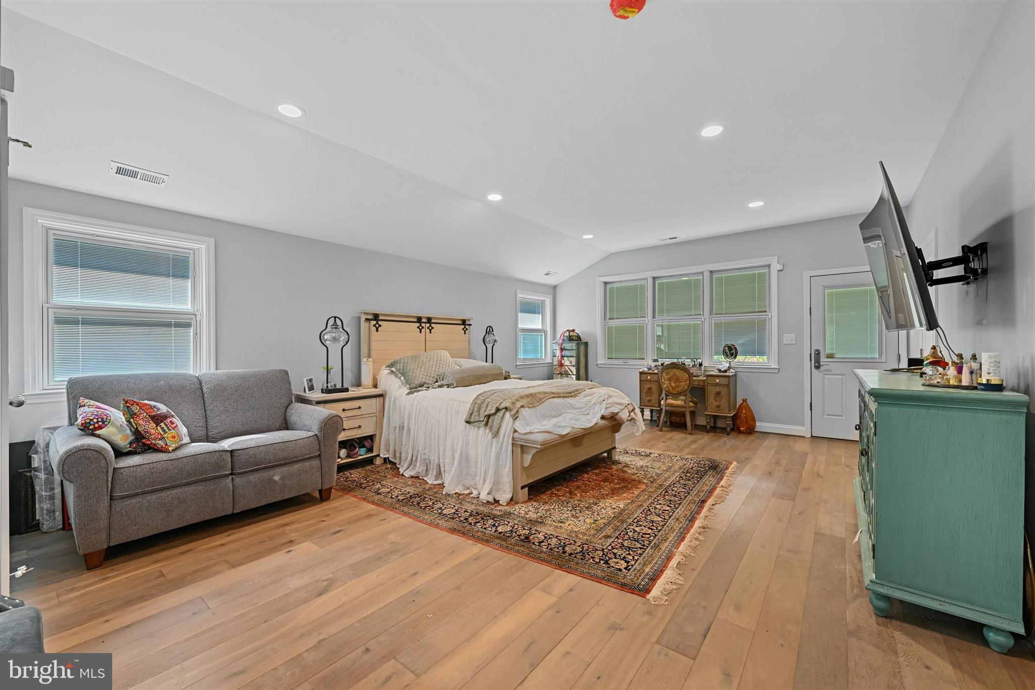 2504 Pinebrush Road Baltimore, MD 21209 - Photo 20 of 38