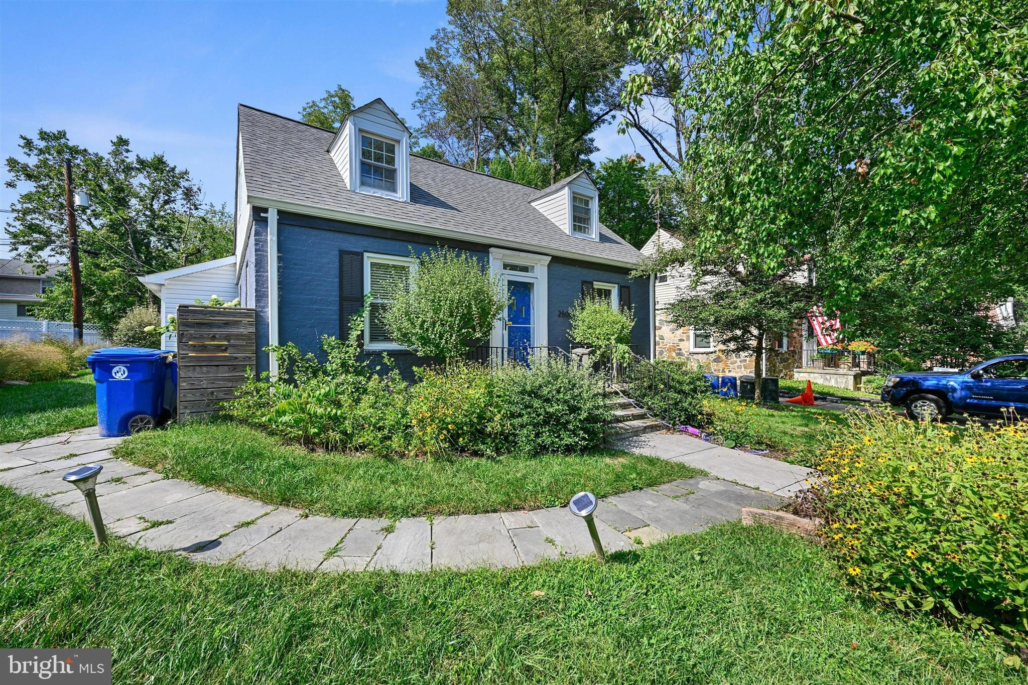 2504 Pinebrush Road Baltimore, MD 21209 - Photo 2 of 38