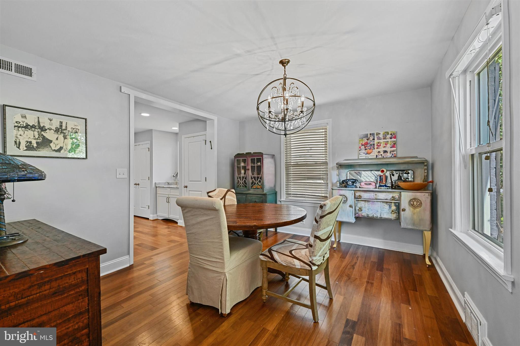 2504 Pinebrush Road Baltimore, MD 21209 - Photo 9 of 38