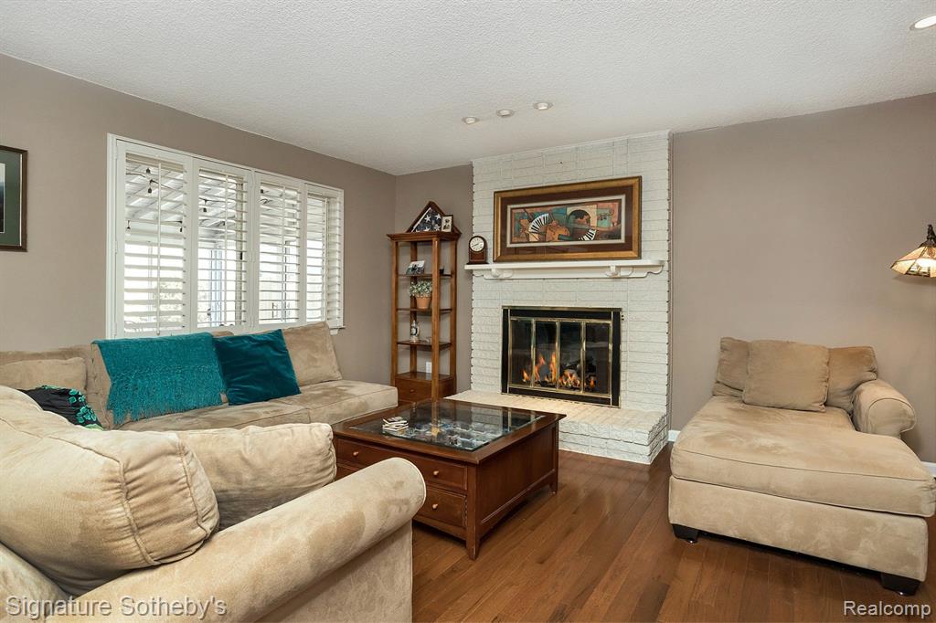 2324 Hillendale Drive Rochester Hills, MI 48309 - Photo 10 of 48