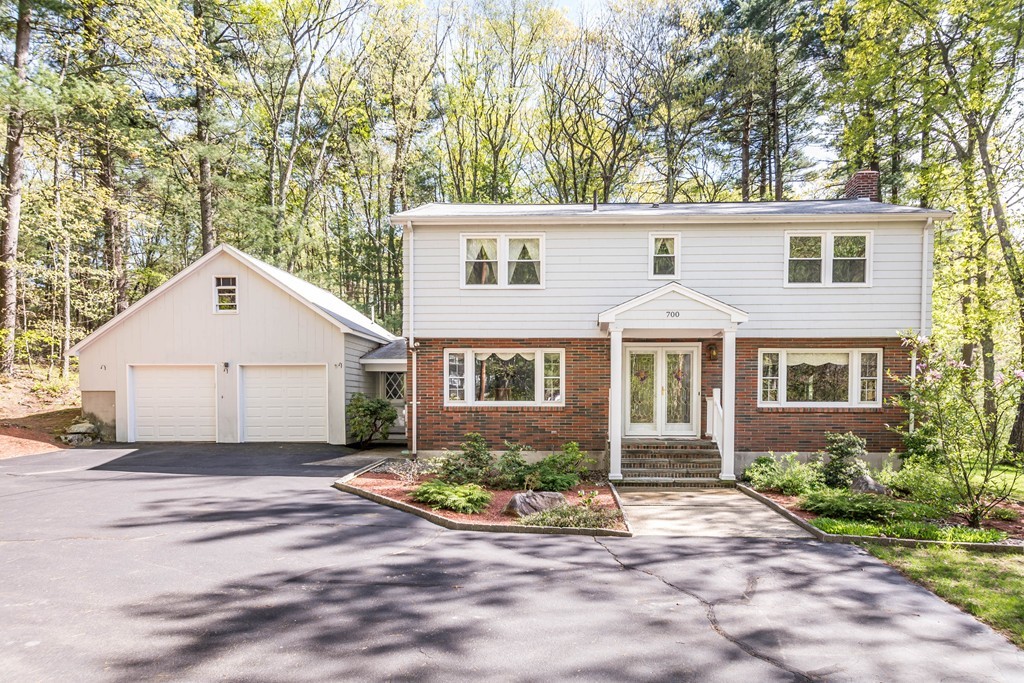 700 Middleton Road North Andover, MA 01845 - Photo 1 of 29 Gallery Image 1