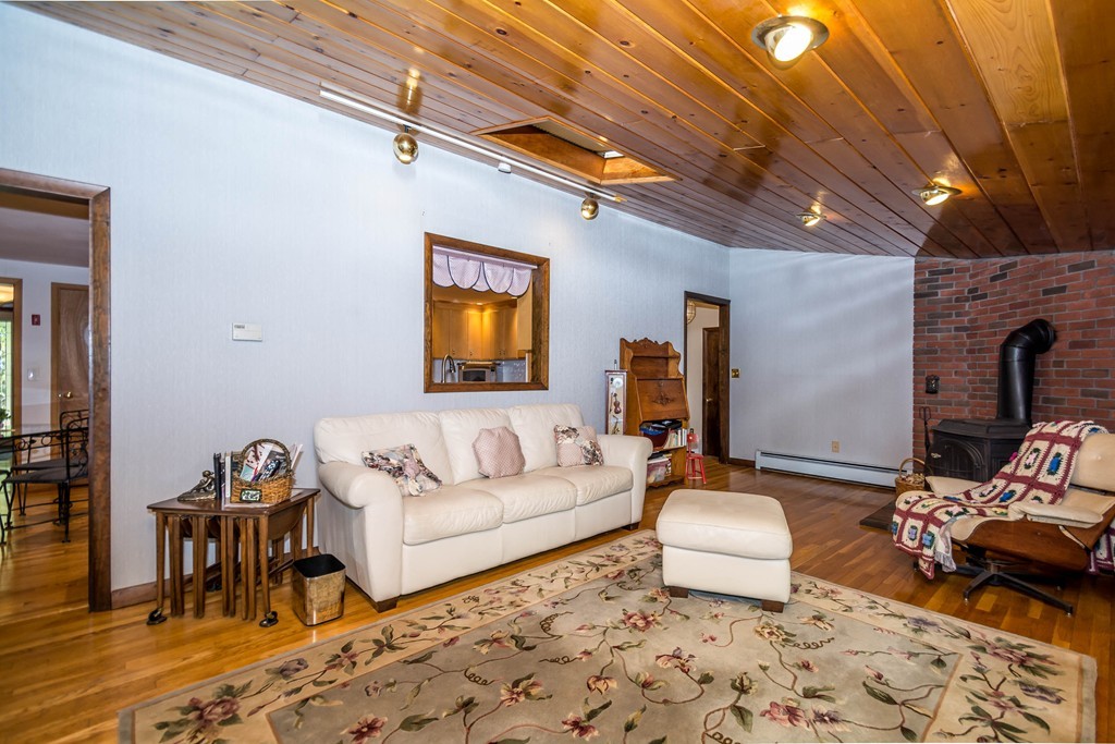 700 Middleton Road North Andover, MA 01845 - Photo 11 of 29 Gallery Image 11