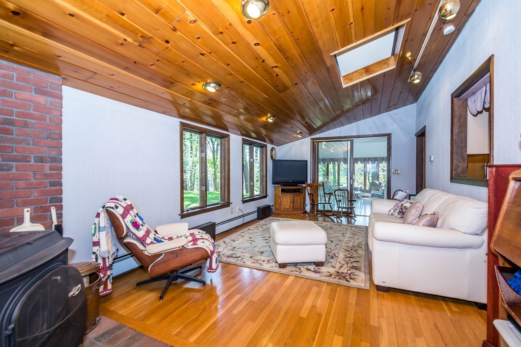 700 Middleton Road North Andover, MA 01845 - Photo 12 of 29 Gallery Image 12