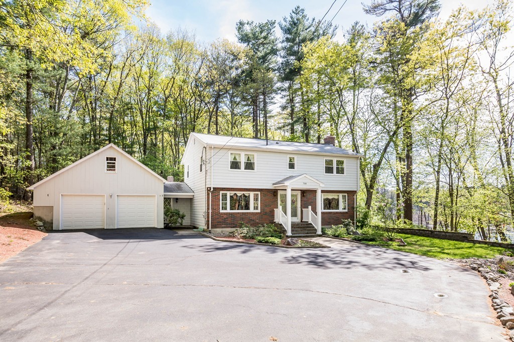 700 Middleton Road North Andover, MA 01845 - Photo 2 of 29 Gallery Image 2